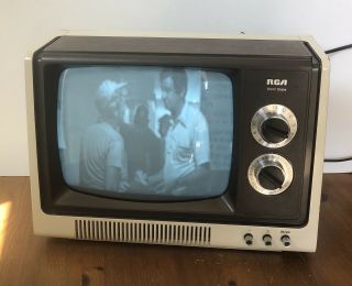 Vintage 1976 Rca 12 " Black & White B&w Gaming Tv Ax 120w Television