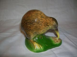 Vintage Porcelain Figurine of a Kiwi Bird 2
