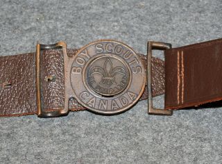 Boy Scouts Canada Leather Belt…with Attached Knife Clip…1970 - 80 Era - Stamped 32
