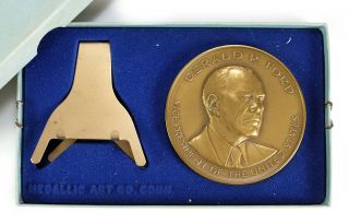 Vp Gerald Ford 1973 Vintage 6 Oz.  Bronze Inaugural Medal W/ Box & Stand By Maco