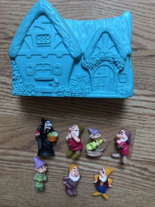 1993 Mattel Disney Snow White And The Seven Dwarfs Cottage Playset W/ Figures