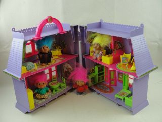 Vintage The Troll Family House Playset Toy Street 1992 - Very Rare With 4 Trolls