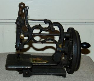 Antique Cast Iron Hand Crank Toy Sewing Machine Nettleton Raymond Vermont?