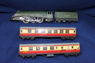 Vintage Hornby Oo Golden Fleece Two Rail Class A4,  4 - 6 - 2 60030 British Rai