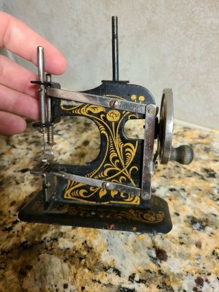 Antique Cast Iron Muller No 28 Germany Miniature Toy Sewing Machine.  Early 1900s 2