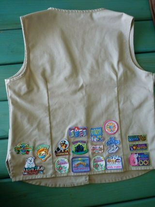 Girl Scouts USA Beige/Tan Vest With Badges Pins and Patches Size Large 2