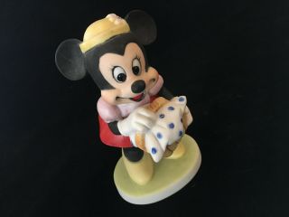Rare Disney Minnie Mouse Picnic Basket Ceramic Porcelain Figure Figurine Statue