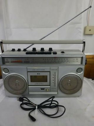 Vtg Montgomery Ward Gen 3995a Boombox - Am/fm Radio - Cassette - 8 Track - All