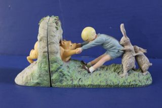 Charpente Winnie The Pooh Bookends " Pooh Stuck In A Rabbit Hole "