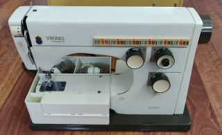 Vintage 1970 ' s Viking Husqvarna Sewing Machine Model 6430 3