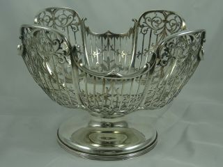 Stunning Sterling Silver Fruit Bowl,  1911,  608gm
