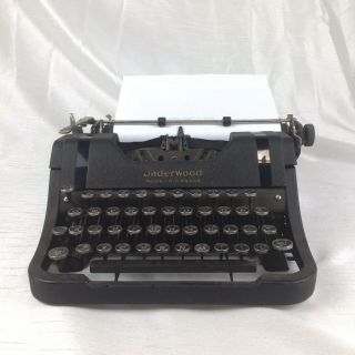 Vintage 1940 Underwood Elliot Fisher Deluxe Leader Typewriter