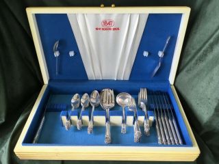 51 Piece Set 1847 Rogers Bros Eternally Yours Silverplate Flatware With Chest