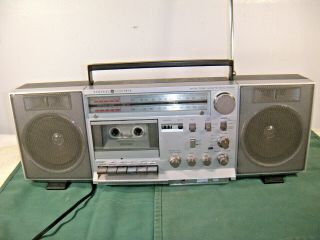 Vintage General Electric 3 - 5265a Am/fm Stereo Cassette Music System Boombox