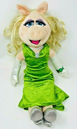 Disney Store Exclusive Muppets Most Wanted Miss Piggy Plush Stuffed Animal Doll