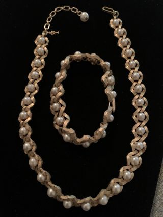 Vintage Crown Trifari Faux Pearl Brushed Gold Tone Set Necklace Bracelet