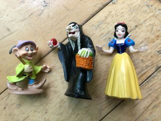 1993 Mattel Disney Snow White and the Seven Dwarfs Cottage Playset w/ Figures 2