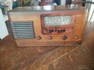 Vintage Westinghouse Model Wr - 274 Pushbutton Radio Looks Great