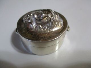 Vintage 925 Sterling Silver Pill Snuff Box Raised Design Nouveau Lady Round