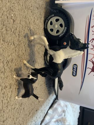 Breyer Pet Sitters Foal And Dog