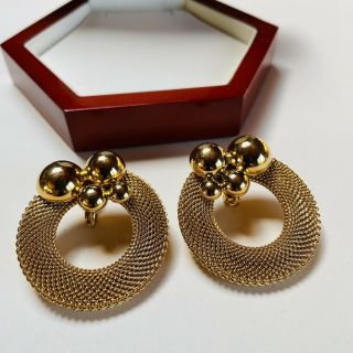 VINTAGE SIGNED GIVENCHY PARIS YORK GOLD PLATED MESH CLIP ON EARRINGS 2