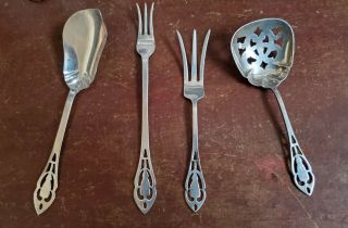 Vintage Manchester Silver Co.  Pierced Handle Sterling Silver Set Of 4.