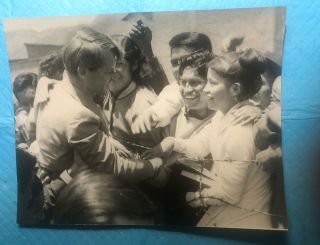 “wow” Robert F.  Kennedy 1965 Press Photo Visit To Peru