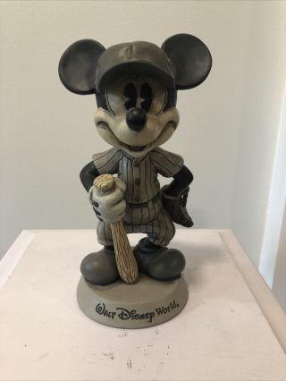 Walt Disney World Mickey Mouse Bobblehead Baseball Player Disney Parks 8”