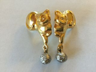 Vtg Avon Gold Tone Kitty Cat Earrings Dangle Silver Ball Yarn -