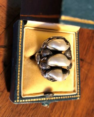 Arts and Crafts Silver and Pearl Woman ' s Ring 2