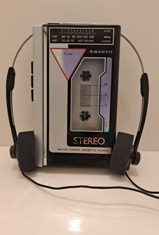 Vintage Sanyo Am/fm Stereo Radio Cassette Player M Gr60 Walkman Portable