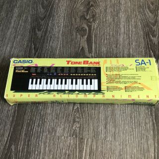 Vintage Casio Sa - 1 100 Sound Tone Bank Electronic Music Piano Keyboard
