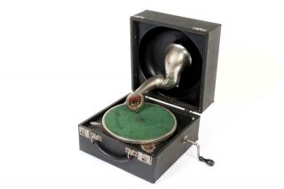 Vintage C1925 " Decca  The Portable " Gramophone  1788