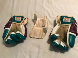 Cooper Vintage Leather Hockey Gloves 3
