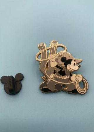 Walt Disney Pin Trading 2006 Rare Black & White “cowboy Mickey Mouse With Lasso”