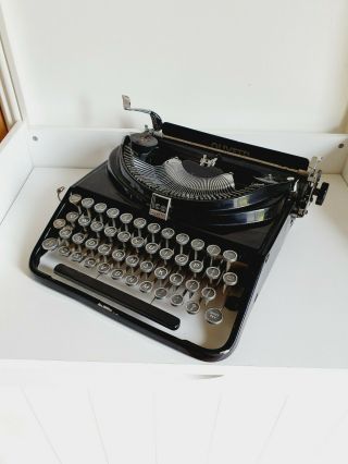 Vintage 1940s Era Olivetti Ico Typewriter / Olivetti Ico Needs Attention
