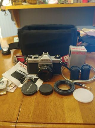 Vtg Pentax K1000 (ashi) 35mm Slr Camera Kit W/ 50mm Lens Plus Accessories