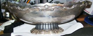 Lunt V - 75 Silverplate Oval Footed Centerpiece Bowl Modern Victorian Pattern