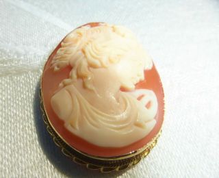 Fantastic Vintage 18k 750 Yellow Gold Carved Cameo Pendant Great Detail
