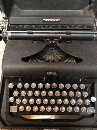 Vintage Royal Arrow Portable Typewriter With Carry Case