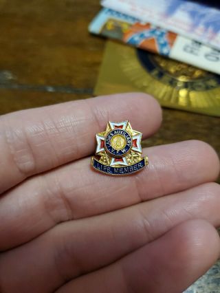 Ladies Auxiliary V.  F.  W.  Life Member Pin