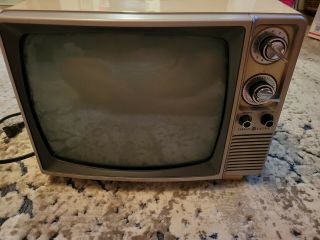 Vintage GE TV 12XR5104S May 1984 BLACK AND WHITE Retro gaming 2