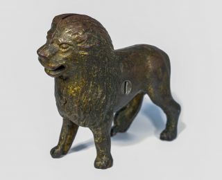 Cast Iron Lion Coin Bank Brass Screw Lock 3.  5” Tall By 4.  5”