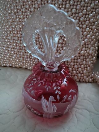 Vintage Fenton Mary Gregory Cranberry Glass Perfume Bottle With Swans L.  E.