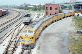 Jk: Orig Slide Up Union Pacific E9a 951,  1 W/executive Train - St Louis Mo 1994