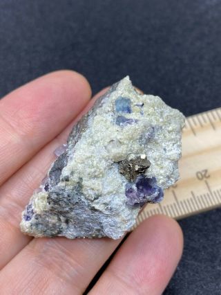Very Pretty Unknown Gemstone/mineral Specimen - 24.  5 Grams - Vintage Estate Find