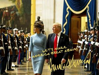 President Donald Melania Trump Autograph White House 8.  5x11 Photo Poster Picture