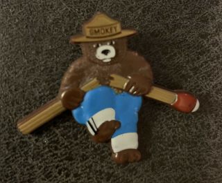 Smokey The Bear Pin Hat Tie Tack Resist Plastic National Park Service 1 3/4”