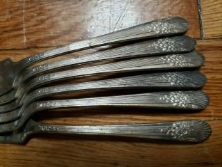 6 ANTIQUE VINTAGE COLLECTABLE WM ROGERS MFG CO SILVER PLATED FORKS 7.  5 