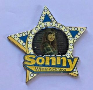 Disney Pin Badge Sonny With A Chance Logo - Demi Lovato